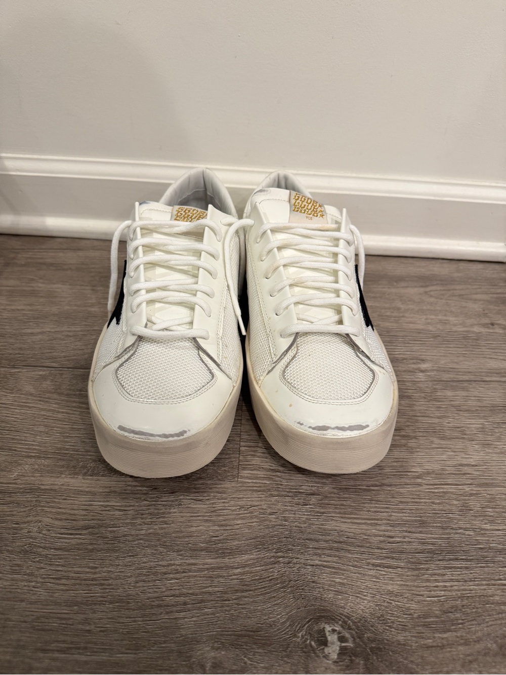 Golden Goose White Sneakers with Black Star - Picture 3 of 11